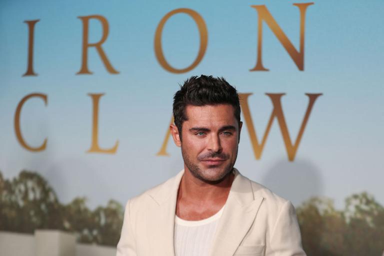Zac Efron fans defend actor after trolls accuse him of getting plastic surgery Zac Efron fans defend actor after trolls accuse him of getting plastic surgery