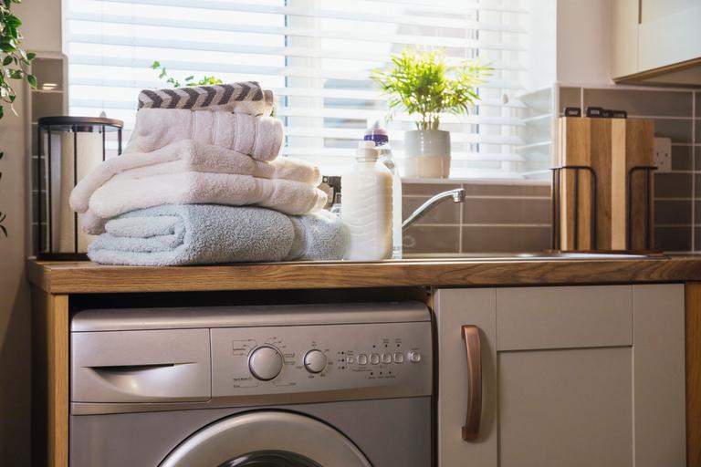 Are we washing our bathroom towels as often as we should? Research says we’re not