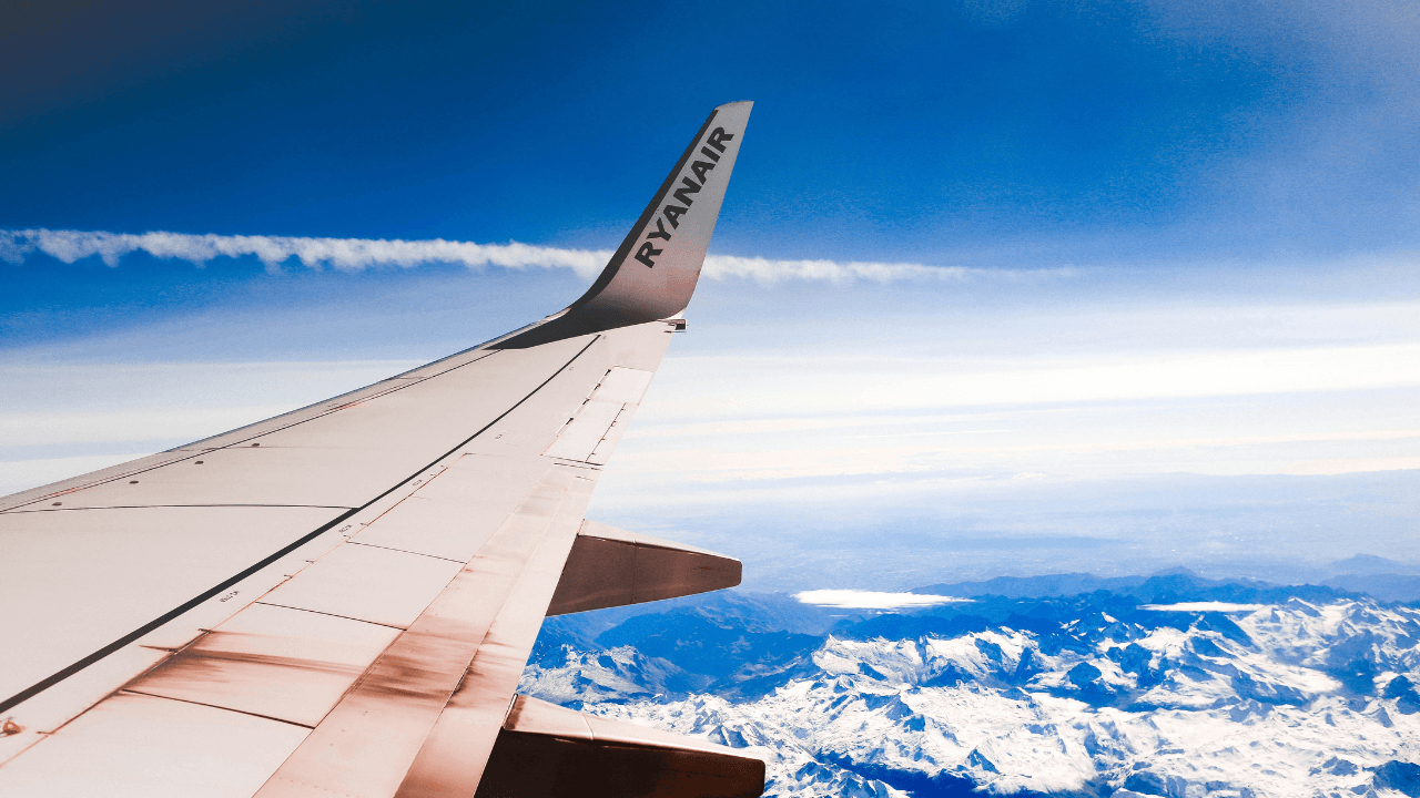 Ryanair announce they’ll now be serving cocktails on flights