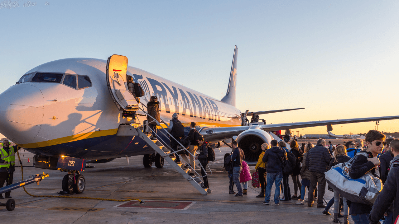 Ryanair urges passengers to book Christmas flights now as costs rise