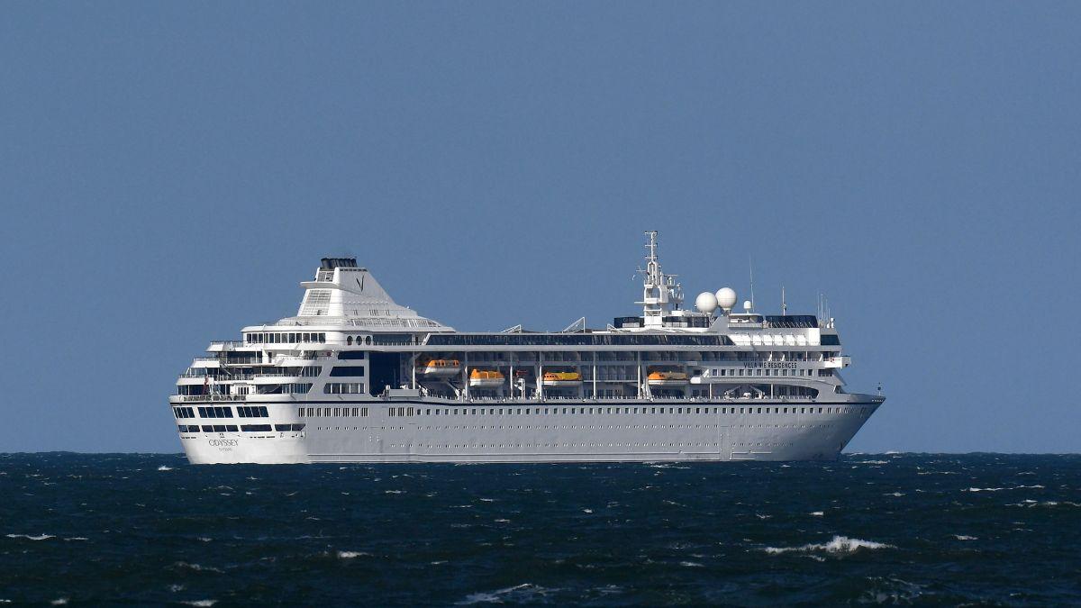 Woman sells everything she owns to move onto cruise ship for 15 years