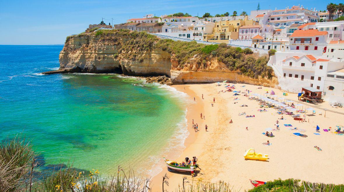 Major travel agent launches huge holiday sale just in time for Christmas