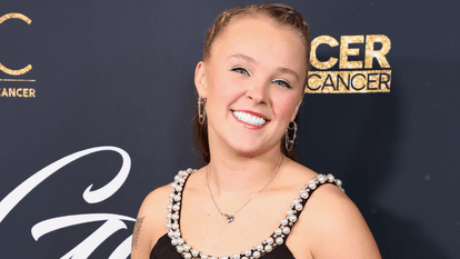 JoJo Siwa starts 2026 by changing her name
