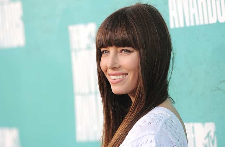 His Name on Your Jewellery: Jessica Biel Becomes the Latest Celeb to Wear Her Beau’s Name His Name on Your Jewellery: Jessica Biel Becomes the Latest Celeb to Wear Her Beau’s Name