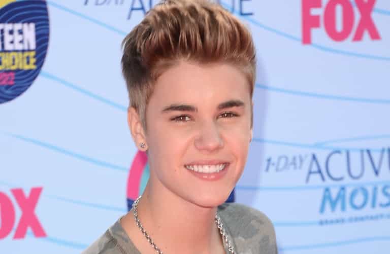 Bieber’s Bad Language Upsets Airplane Passenger Bieber’s Bad Language Upsets Airplane Passenger