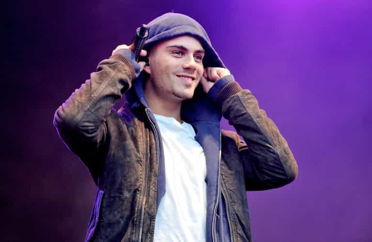 Wanted star Max George Accosted by a Passionate Fan Wanted star Max George Accosted by a Passionate Fan