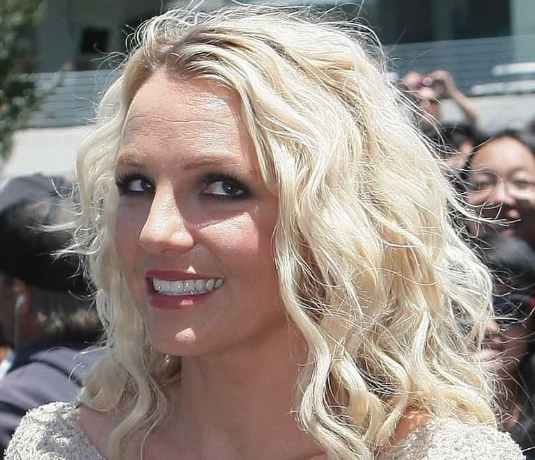 Britney Spears Loves The Dentist’s Chair So Much She Bought Her Own! Britney Spears Loves The Dentist’s Chair So Much She Bought Her Own!