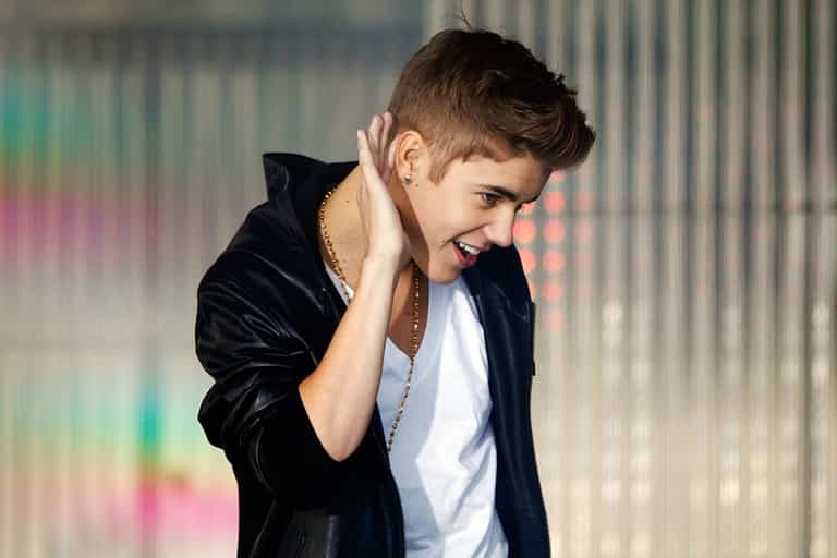 Bieber Sticks His Foot In It Again, This Time About Prince William’s Locks Bieber Sticks His Foot In It Again, This Time About Prince William’s Locks