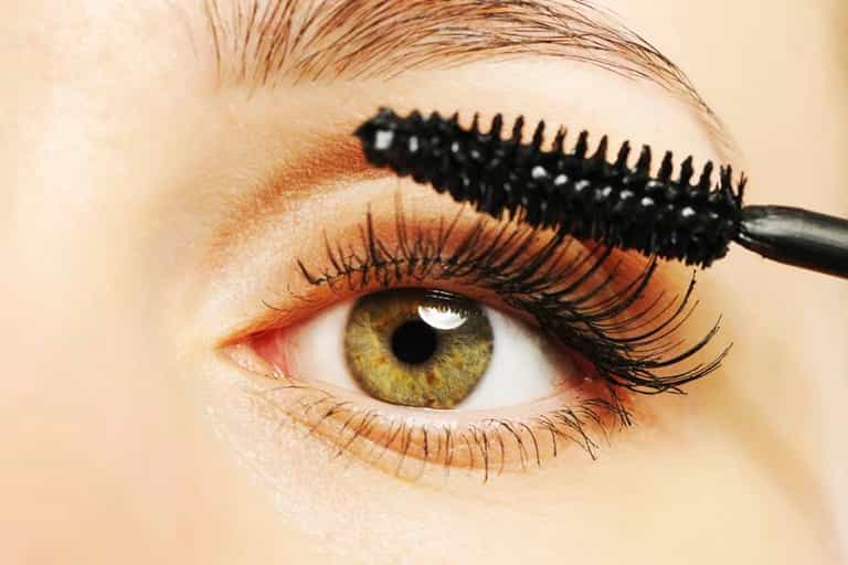Make-up or Sleep? New Survey Reveals our Beauty Standards Slip After Monday Morning… Make-up or Sleep? New Survey Reveals our Beauty Standards Slip After Monday Morning…