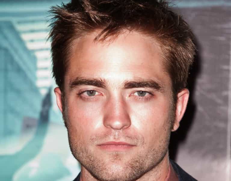 Twilight Star Robert Pattinson Wants to Have a Go at Bond Twilight Star Robert Pattinson Wants to Have a Go at Bond