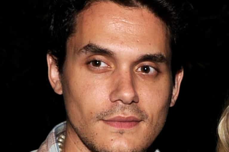 John Mayer Takes On A Beyoncé Song… And It Kinda Works John Mayer Takes On A Beyoncé Song… And It Kinda Works