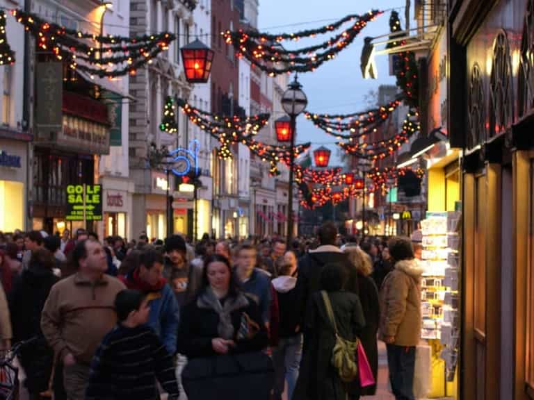 Ho, Ho, How Much? Irish Shoppers Set to Spend €1.55 BILLION This Christmas Ho, Ho, How Much? Irish Shoppers Set to Spend €1.55 BILLION This Christmas