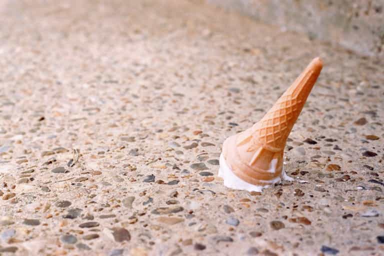 Woman Dialled 999 Because Her Ice-Cream Didn’t Have Enough Sprinkles… No Really Woman Dialled 999 Because Her Ice-Cream Didn’t Have Enough Sprinkles… No Really