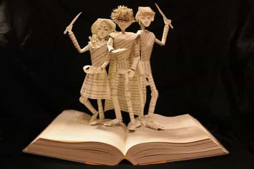 GALLERY: A Collection of Beautiful Books Transformed into Gorgeous Works of Art GALLERY: A Collection of Beautiful Books Transformed into Gorgeous Works of Art