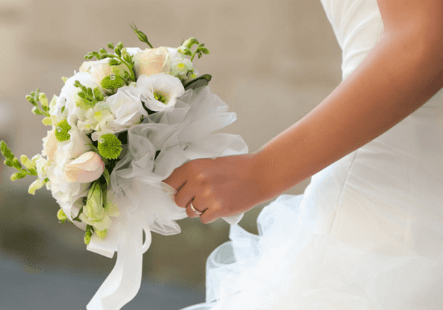 Video: A Bride’s Extreme Bouquet Toss from a Human Slingshot Video: A Bride’s Extreme Bouquet Toss from a Human Slingshot