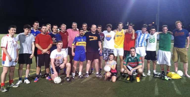 Photo: Top Irish Singer Turns Up for GAA Training in Manhattan Photo: Top Irish Singer Turns Up for GAA Training in Manhattan