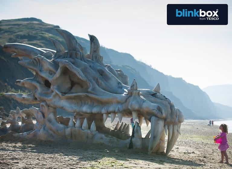 Mother of Dragons! Giant Game of Thrones Dragon Skull Appears on British Beach Mother of Dragons! Giant Game of Thrones Dragon Skull Appears on British Beach