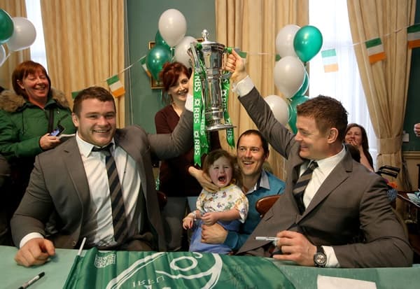 Pics: Temple Street Children’s Hospital Gets A Special Visit From BOD And A Few Of The Irish Rugby Lads Pics: Temple Street Children’s Hospital Gets A Special Visit From BOD And A Few Of The Irish Rugby Lads