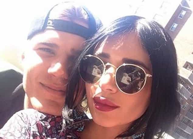 Spider-Man Actor Chris Zylka Gets Engaged Spider-Man Actor Chris Zylka Gets Engaged