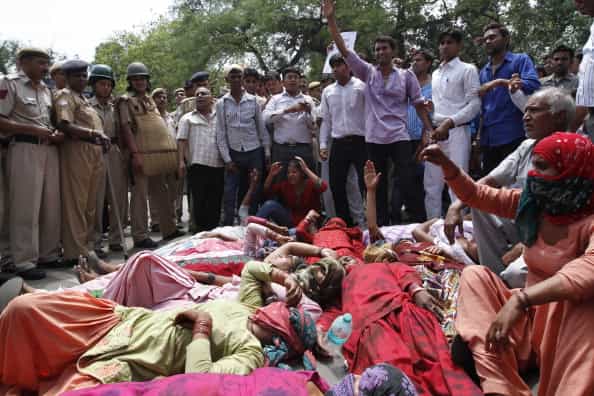 Two Teenage Girls in India Found Hanged After Gang-Rape Two Teenage Girls in India Found Hanged After Gang-Rape