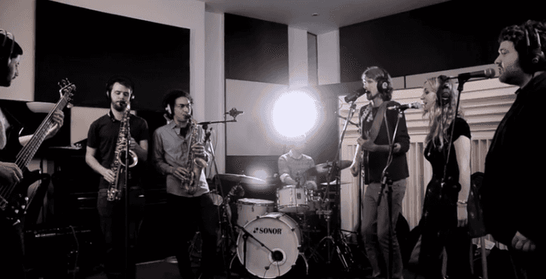 WATCH: ‘In Your Own Sweet Time’ – Zaska Perform Stunning New Track For Press Record WATCH: ‘In Your Own Sweet Time’ – Zaska Perform Stunning New Track For Press Record