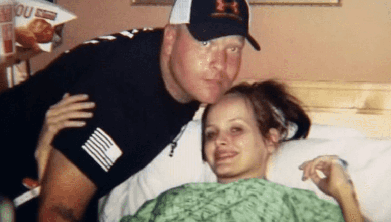 Couple Welcome Baby Boy Weighing In At Just 14 Ounces Couple Welcome Baby Boy Weighing In At Just 14 Ounces