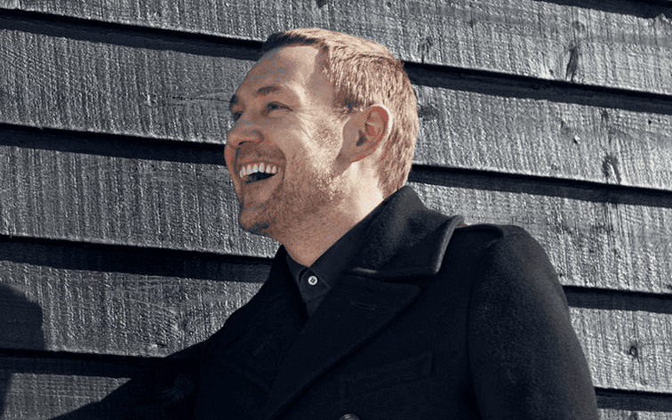 WATCH: ‘Back In The World’ – David Gray Premieres Brand New Music Video WATCH: ‘Back In The World’ – David Gray Premieres Brand New Music Video