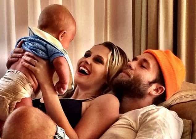 PICTURE: Star Couple Share Adorable Family Snap PICTURE: Star Couple Share Adorable Family Snap