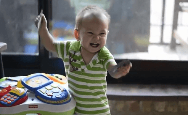 VIDEO: This Compilation Of Babies Welcoming Their Dad Home Is The Cutest Thing Ever VIDEO: This Compilation Of Babies Welcoming Their Dad Home Is The Cutest Thing Ever