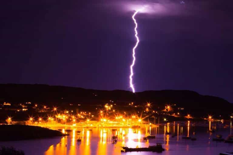 In Pictures: Thunderbolt and Lightning Very Very Frightening over Ireland This Morning In Pictures: Thunderbolt and Lightning Very Very Frightening over Ireland This Morning