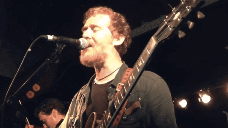 WATCH: Free Bar And A Pixies Cover… Another Reason To Love The Frames WATCH: Free Bar And A Pixies Cover… Another Reason To Love The Frames
