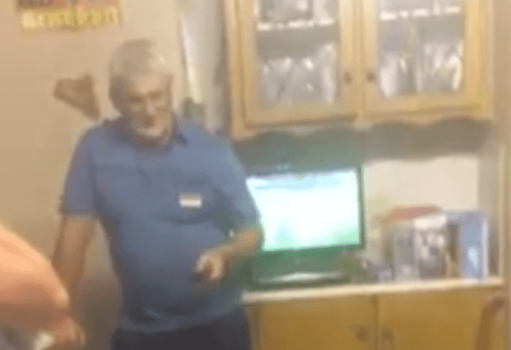 NSFW – This Irish Dad Is REALLY Unhappy About His Tractor NSFW – This Irish Dad Is REALLY Unhappy About His Tractor
