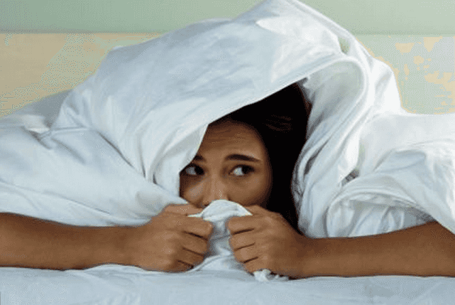 Terrifying: Girl Receives “I’m Watching You” Text From Stalker… While He Was Under Her Bed Terrifying: Girl Receives “I’m Watching You” Text From Stalker… While He Was Under Her Bed