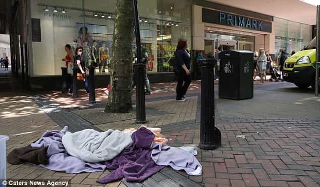 Women Gives Birth To Baby Girl Outside Penneys After Going Into Labour On Busy Street Women Gives Birth To Baby Girl Outside Penneys After Going Into Labour On Busy Street