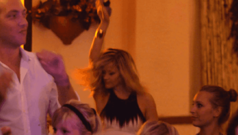 VIDEO: Reese Witherspoon Knows How to Dance Like Nobody’s Watching VIDEO: Reese Witherspoon Knows How to Dance Like Nobody’s Watching
