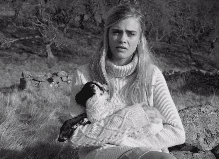 VIDEO: Cara Delevigne Opens Up to Fashion Bible Vogue VIDEO: Cara Delevigne Opens Up to Fashion Bible Vogue
