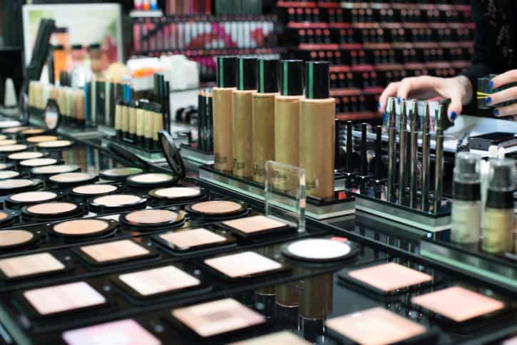 SURVEY: Why We Wear Makeup… And What We Spend On It SURVEY: Why We Wear Makeup… And What We Spend On It