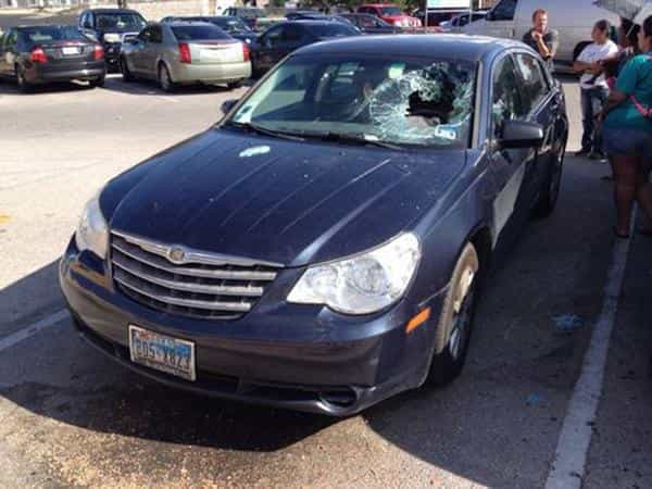 Woman Smashes Windshield to Save Baby From Hot Car Woman Smashes Windshield to Save Baby From Hot Car