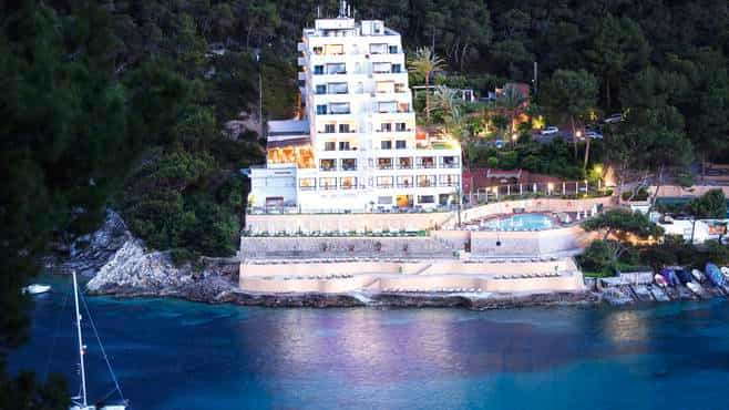 Seven Reasons To Stay… At Palladium Cala Llonga Seven Reasons To Stay… At Palladium Cala Llonga