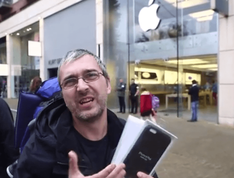 VIDEO: Man Spends 44 Hours in Line for iPhone to Win Back Estranged Wife VIDEO: Man Spends 44 Hours in Line for iPhone to Win Back Estranged Wife