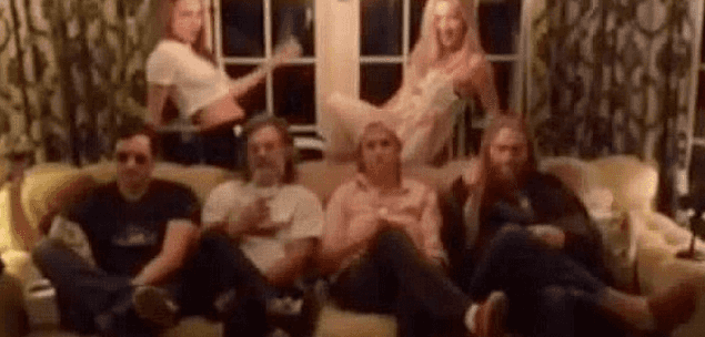 WATCH: Cara Delevingne And Kate Hudson Look Like They Had The Best Craic On Thankgiving WATCH: Cara Delevingne And Kate Hudson Look Like They Had The Best Craic On Thankgiving