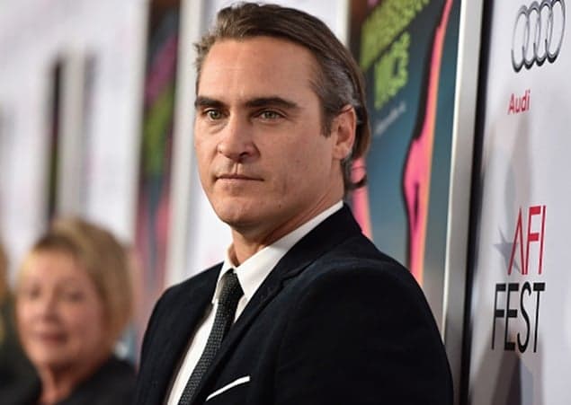 Joaquin Phoenix Announces ‘Engagement’ on Chat Show Joaquin Phoenix Announces ‘Engagement’ on Chat Show