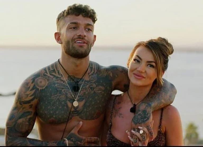 Dale and Abi need to get together right this second Dale and Abi need to get together right this second