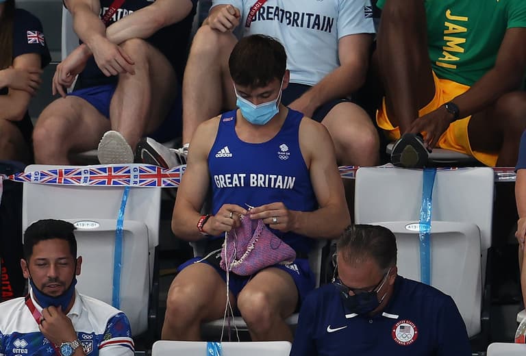 Tom Daley went viral for knitting at the Olympics – and it’s all for charity Tom Daley went viral for knitting at the Olympics – and it’s all for charity