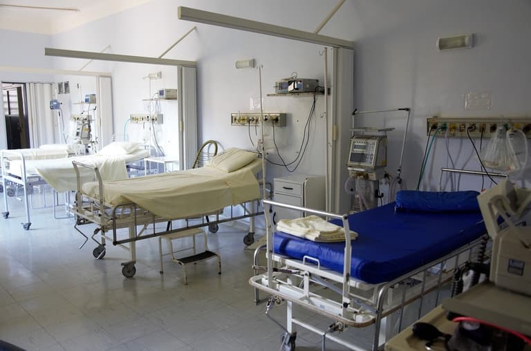 Growing Covid numbers seeing more young people in intensive care, consultant warns Growing Covid numbers seeing more young people in intensive care, consultant warns
