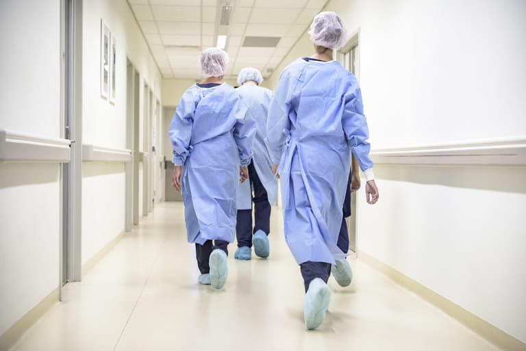 Irish mum dies in Turkey after travelling for medical procedure Irish mum dies in Turkey after travelling for medical procedure