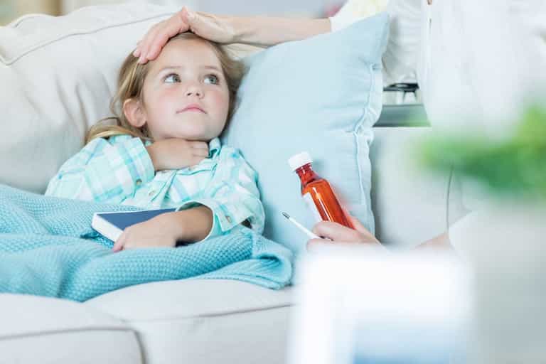HSE advises children with sore throat, cough and fever should stay at home HSE advises children with sore throat, cough and fever should stay at home