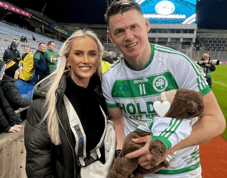 Niamh de Brún praised for being honest about new mum struggles Niamh de Brún praised for being honest about new mum struggles