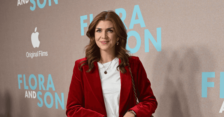 Muireann O’Connell talks wedding pressure and jokes she should have ‘never got engaged’ Muireann O’Connell talks wedding pressure and jokes she should have ‘never got engaged’