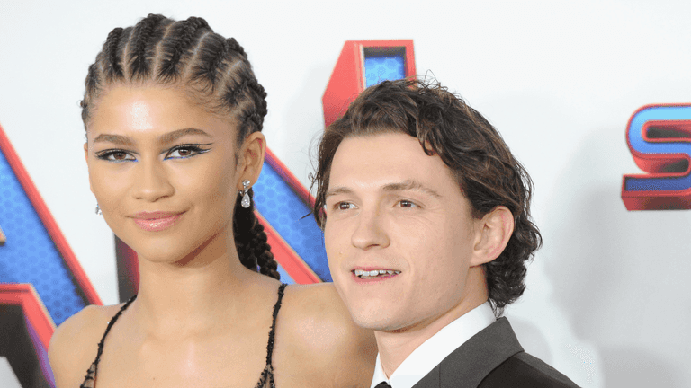 Zendaya unfollows everyone on Instagram – including Tom Holland Zendaya unfollows everyone on Instagram – including Tom Holland